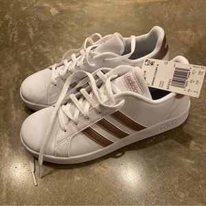Grand Court Adidas Sneaker size 5